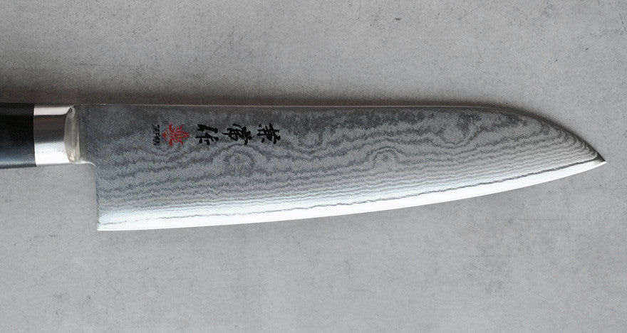 https://www.chefsarmoury.com/cdn/shop/products/kanetsune-180-santoku-chefs-armoury-2.jpg?v=1632129588